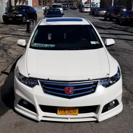 Вставка между клыками переднего бампера Modulo для Honda Accord (VIII gen)(2008-2013) купить недорого с доставкой в Тобольск