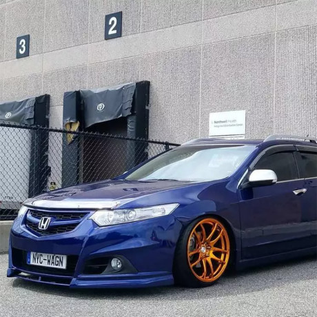 Вставка между клыками переднего бампера Modulo для Honda Accord (VIII gen)(2008-2013) купить недорого с доставкой в Тобольск