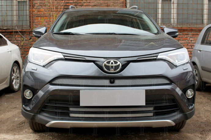 Защита радиатора "Standart" Toyota RAV4 (2015-2019) верх с камерой, хром купить недорого с доставкой в Тобольск