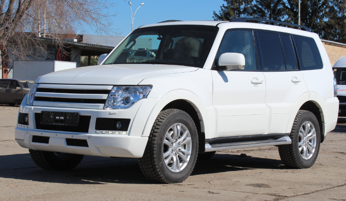 Решетка радиатора "Broomer Design" var №2 для Mitsubishi Pajero 4 (2006-2015) купить недорого с доставкой в Тобольск