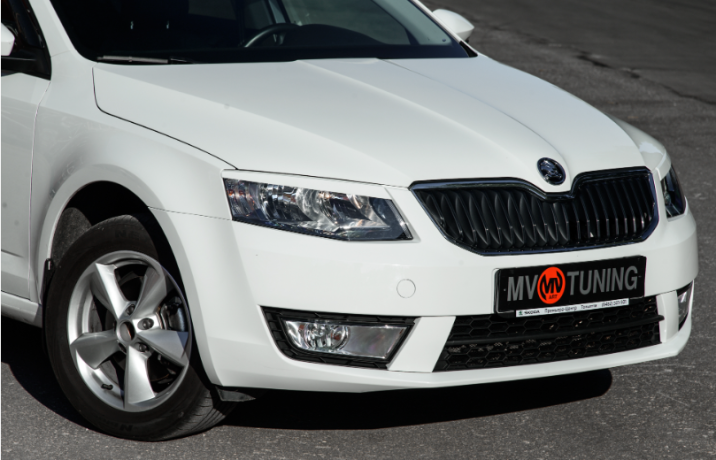 Вставки переднего бампера в стиле "RS" для Skoda Octavia III A7 (2013-2016) купить недорого с доставкой в Тобольск