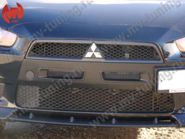 Зубатка - вставка между передними клыками для Mitsubishi Lancer X (2007-2016) купить недорого с доставкой в Тобольск