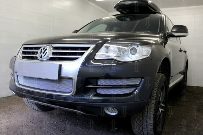 Защита радиатора "Standart" Volkswagen Touareg I (2006-2010) низ, хром купить недорого с доставкой в Тобольск