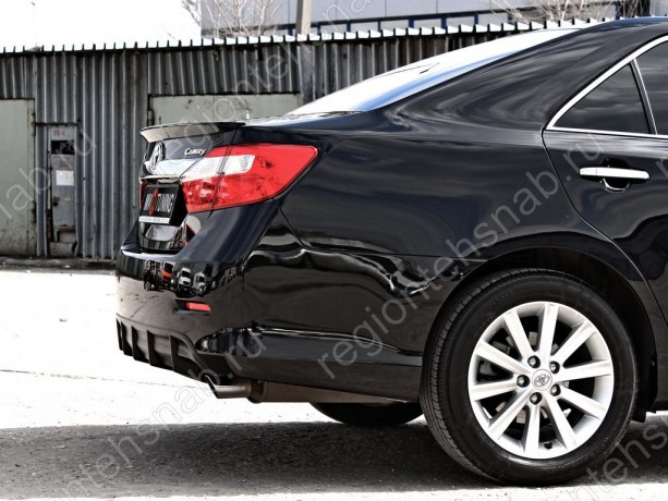 Диффузор заднего бампера var №2 (текстурный пластик) для Toyota Camry XV50 (2012-2014) купить недорого с доставкой в Тобольск