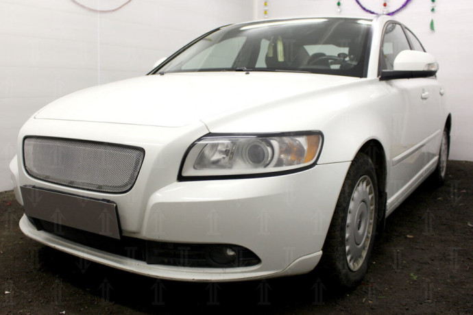 Защита радиатора "Standart" Volvo S40 II рестайлинг (2007-2012) хром, устанавливается вместо штатной купить недорого с доставкой в Тобольск