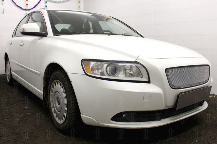 Защита радиатора "Standart" Volvo S40 II рестайлинг (2007-2012) хром, устанавливается вместо штатной купить недорого с доставкой в Тобольск