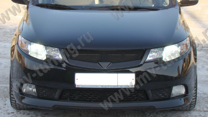 Решетка радиатора (сетка в комплекте) для KIA Cerato II (2009-2012) купить недорого с доставкой в Тобольск