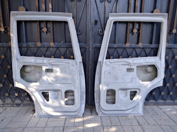 Комплект задних стеклопластиковых дверей для B@3 2123 "Chevrolet Niv@" купить недорого с доставкой в Тобольск