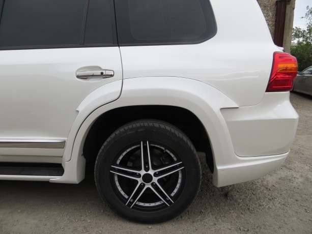 Аэродинамический обвес "Wald Black Bison" Toyota Land Cruiser 200 купить недорого с доставкой в Тобольск