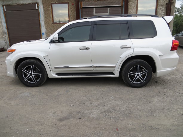 Аэродинамический обвес "Wald Black Bison" Toyota Land Cruiser 200 купить недорого с доставкой в Тобольск